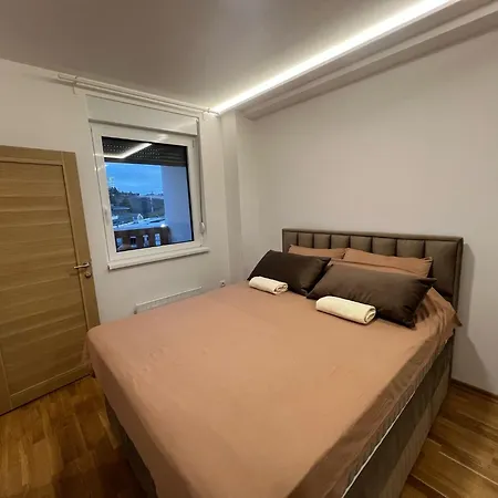 Apartment Ema77 *